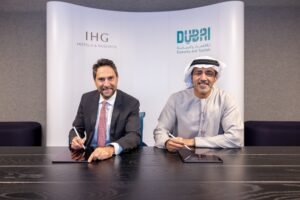 دائرة الاقتصاد والسياحة بدبي توقع مذكرة تفاهم استراتيجية مع مجموعة فنادق ومنتجعات IHG للارتقاء بتجارب الزوار