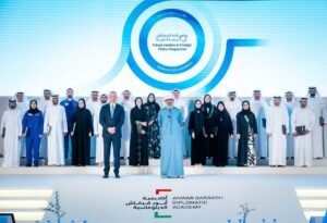 عبدالله بن زايد يشهد تخريج دفعة "صُنّاع الغد 2024" من أكاديمية أنور قرقاش الدبلوماسية