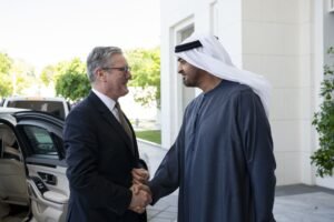 رئيس الدولة ورئيس وزراء بريطانيا يبحثان علاقات البلدين