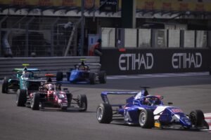 الإماراتية حمدة القبيسي تحقق المركز الثاني على أرضها في سباق أكاديمية الفورمولا1 الأول لعطلة الأسبوع 3 الإماراتية حمدة القبيسي تحقق المركز الثاني على أرضها في سباق أكاديمية الفورمولا1 الأول لعطلة الأسبوع