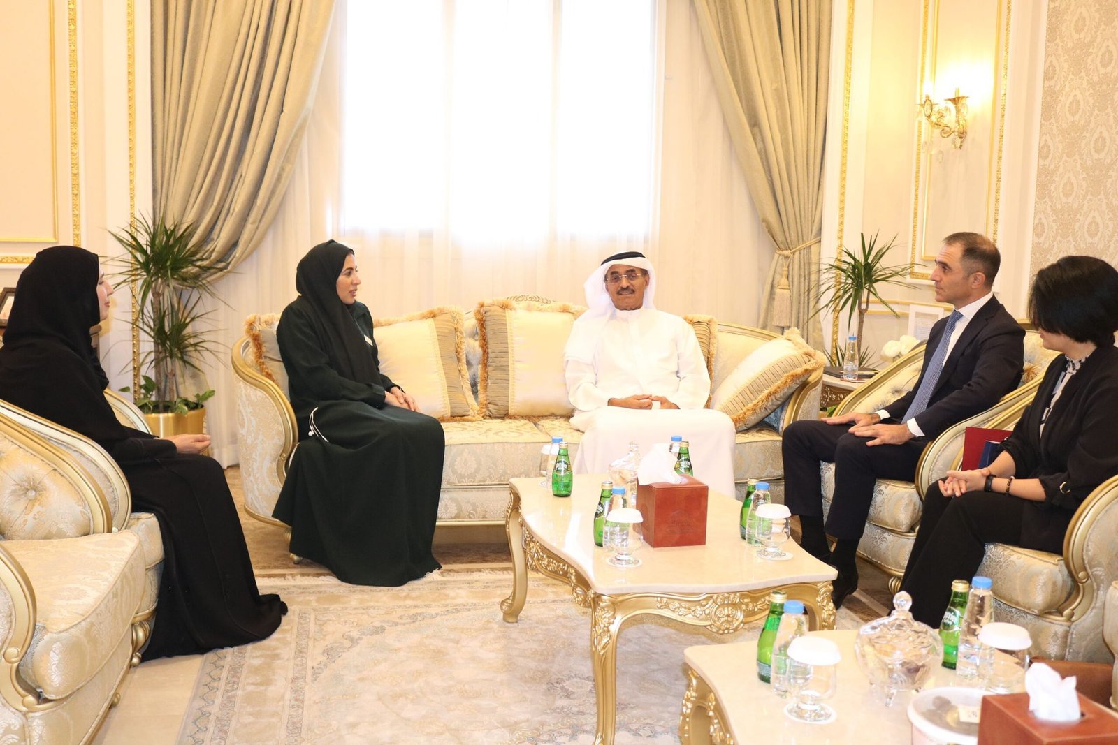 استشاري الشارقة يبحث تعزيز العلاقات البرلمانية مع أرمينيا 1 استشاري الشارقة يبحث تعزيز العلاقات البرلمانية مع أرمينيا