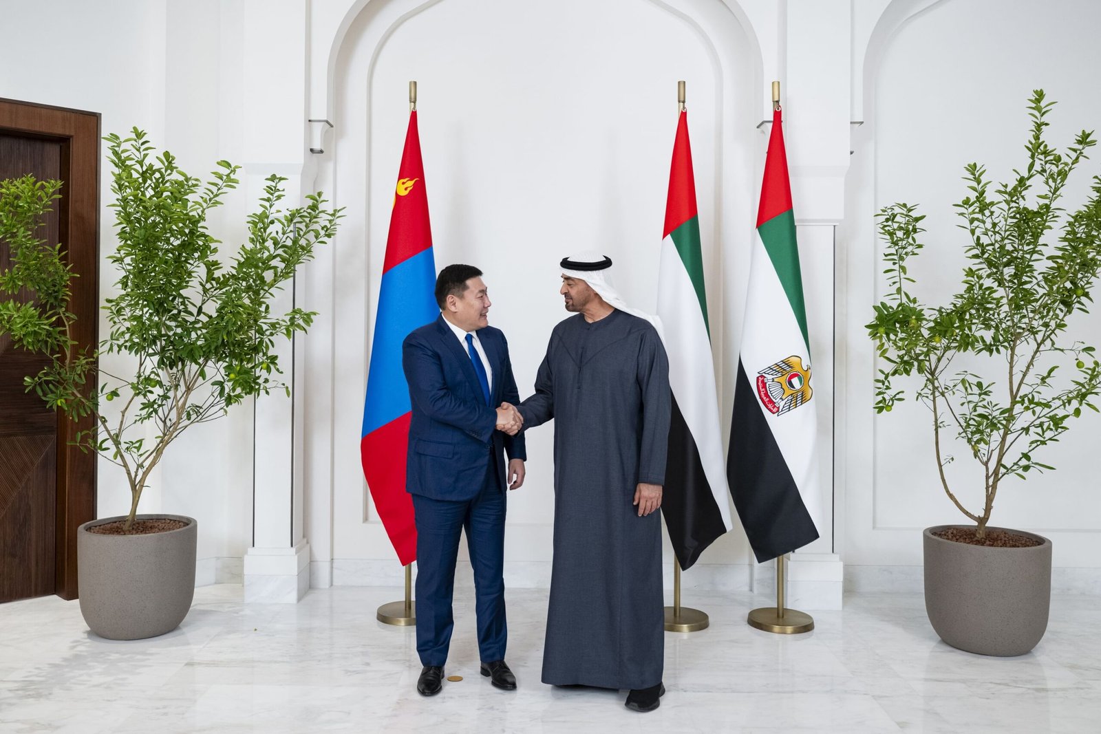 رئيس الدولة يبحث مع رئيس وزراء منغوليا سبل تعزيز العلاقات الثنائية 1 رئيس الدولة يبحث مع رئيس وزراء منغوليا سبل تعزيز العلاقات الثنائية