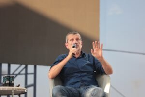 لقاءات تفاعلية وجلسات للتواقيع التذكارية في عطلة أسبوع سباق الجائزة الكبرى في أبوظبي