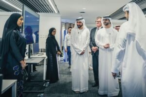 سلطان بن حمدان بن زايد يفتتح فرعا جديدا ومركز عمليات ببنك الإمارات دبي الوطني في العين