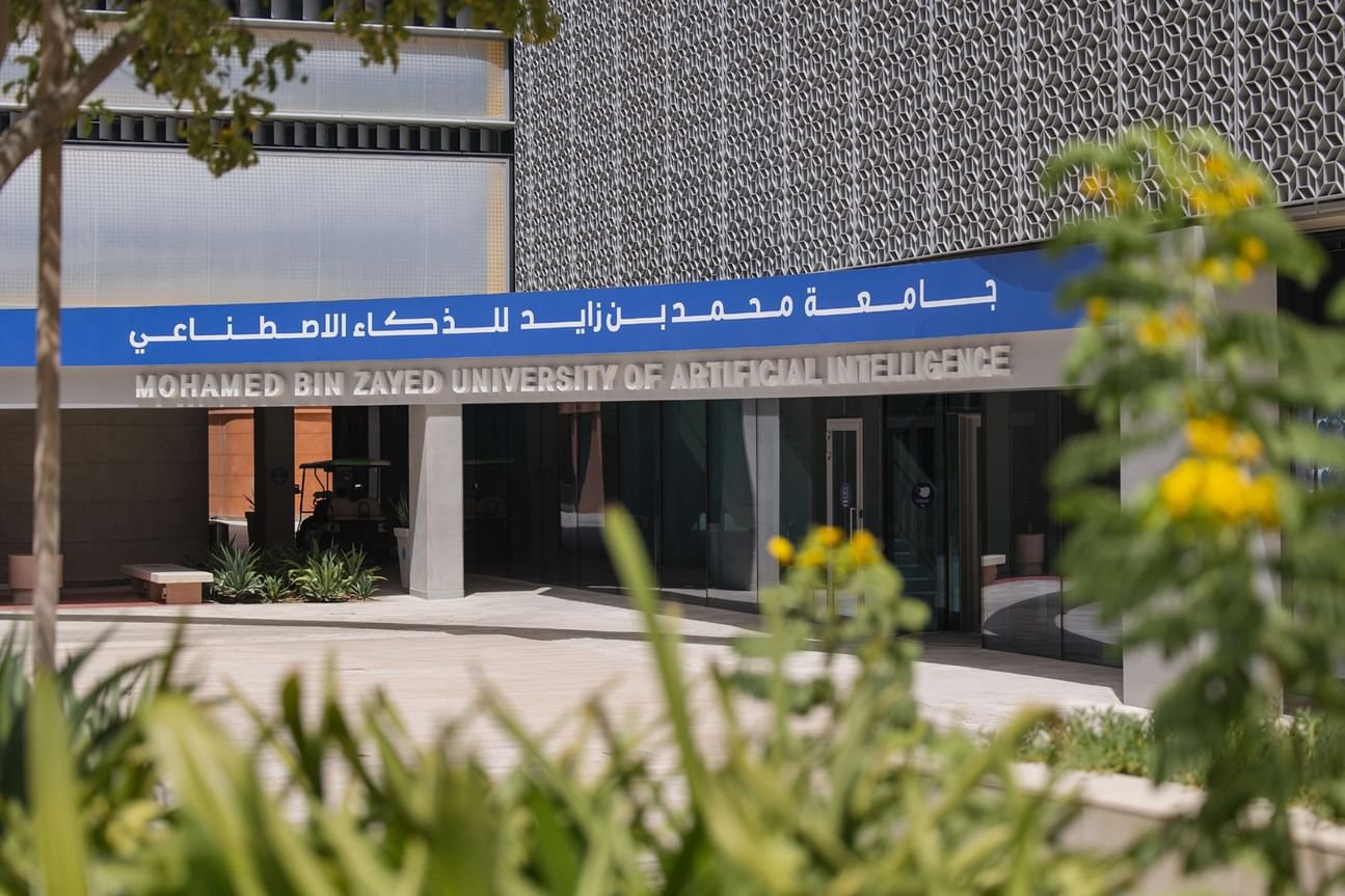 جامعة محمد بن زايد للذكاء الاصطناعي.. مبادرات نوعية لتعزيز الاستدامة 1 جامعة محمد بن زايد للذكاء الاصطناعي.. مبادرات نوعية لتعزيز الاستدامة