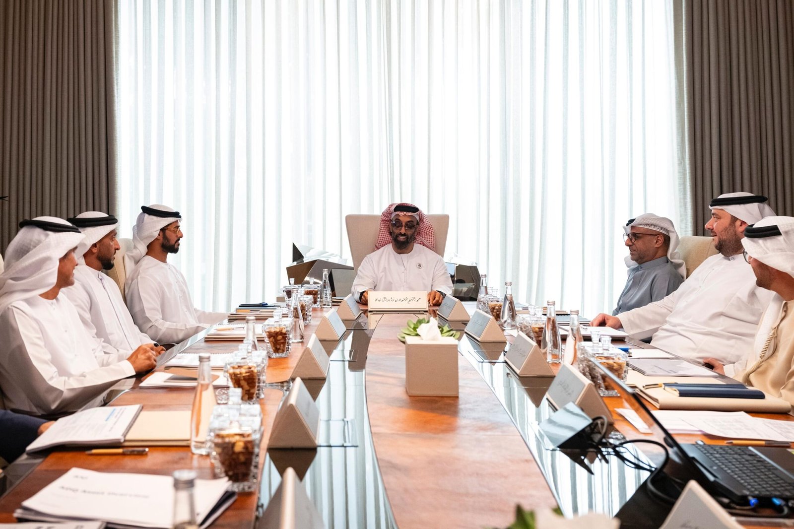 طحنون بن زايد يؤكد أهمية دور "القابضة" (ADQ) في تعزيز مسيرة أبوظبي التنموية وتوسيع آفاق الاستثمار الدولية 1 طحنون بن زايد يؤكد أهمية دور "القابضة" (ADQ) في تعزيز مسيرة أبوظبي التنموية وتوسيع آفاق الاستثمار الدولية