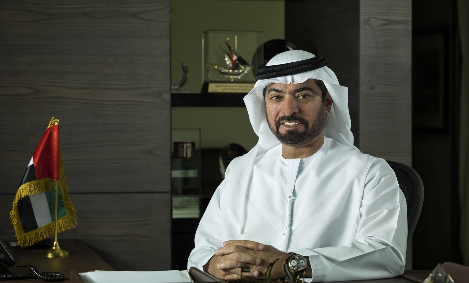 حمدان بن مبارك يهنئ شباب الأهلي بلقب كأس سوبر إعمار 1 حمدان بن مبارك يهنئ شباب الأهلي بلقب كأس سوبر إعمار