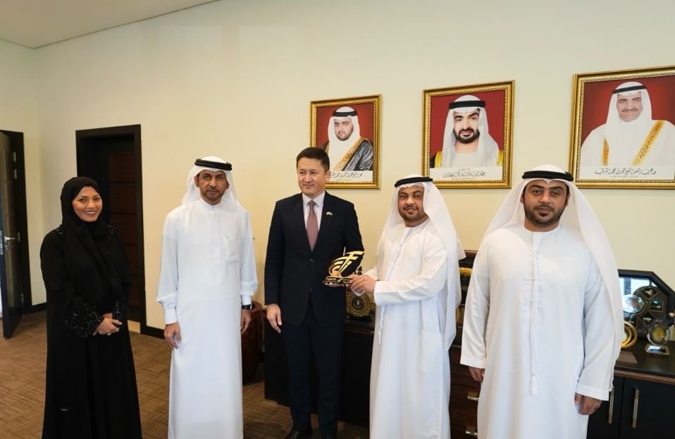 غرفة الفجيرة تبحث تعزيز العلاقات التجارية مع أوزبكستان 1 غرفة الفجيرة تبحث تعزيز العلاقات التجارية مع أوزبكستان