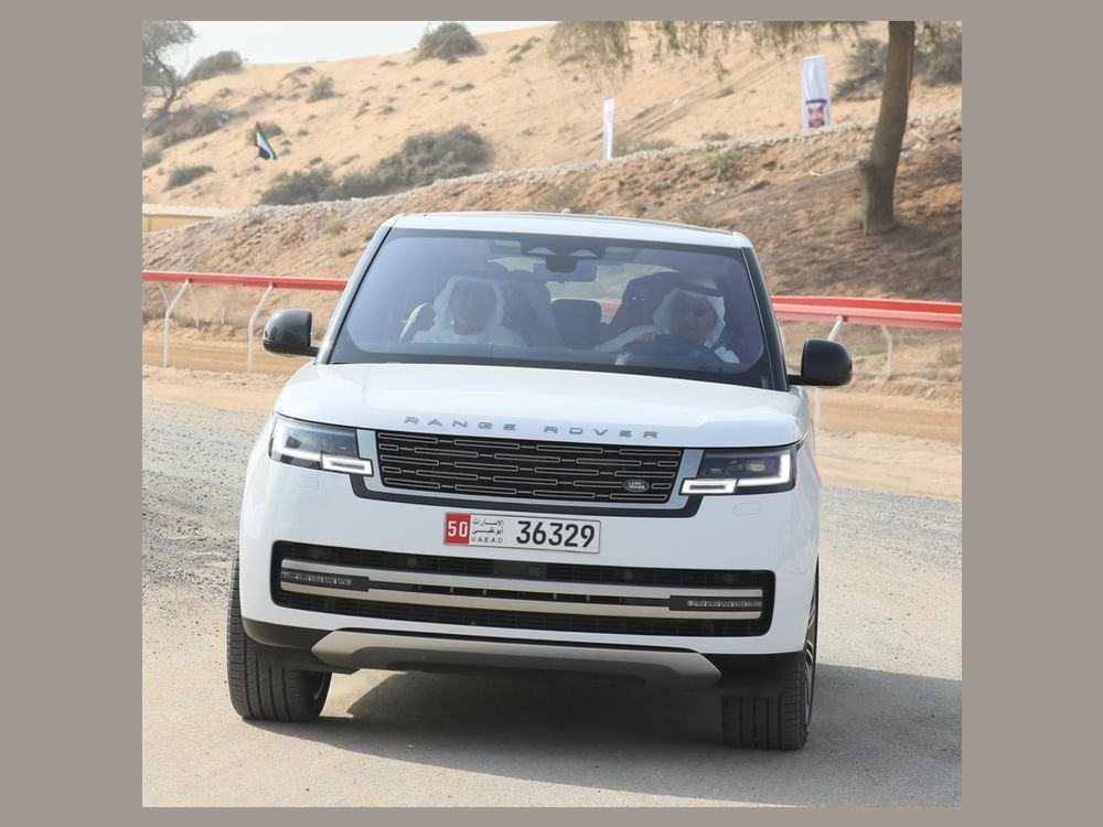 علي بن سعود المعلا وراشد بن حمدان آل نهيان يشهدان سباقات الهجن بـ"اللبسة" 1 علي بن سعود المعلا وراشد بن حمدان آل نهيان يشهدان سباقات الهجن بـ"اللبسة"