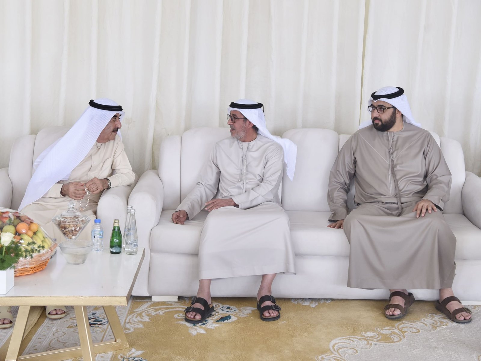 حاكم أم القيوين يقيم مأدبة غداء لضيوف مهرجان "اللبسة 2024/ 2025" 1 حاكم أم القيوين يقيم مأدبة غداء لضيوف مهرجان "اللبسة 2024/ 2025"