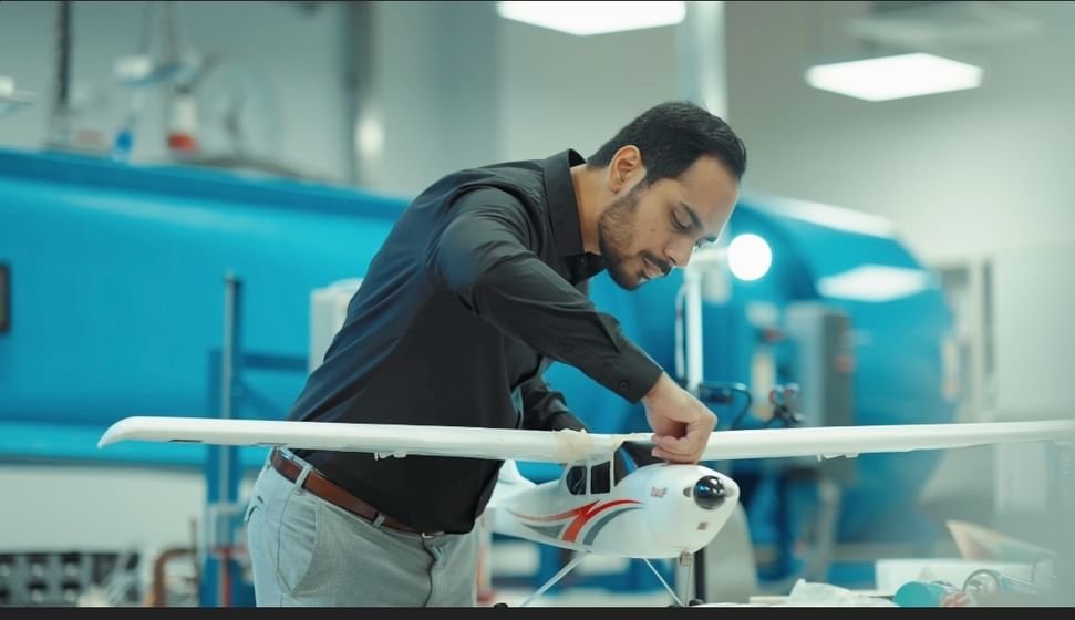 باحث من جامعة الإمارات يسجل اختراعا في طاقة الرياح والطائرات المسيرة 1 باحث من جامعة الإمارات يسجل اختراعا في طاقة الرياح والطائرات المسيرة