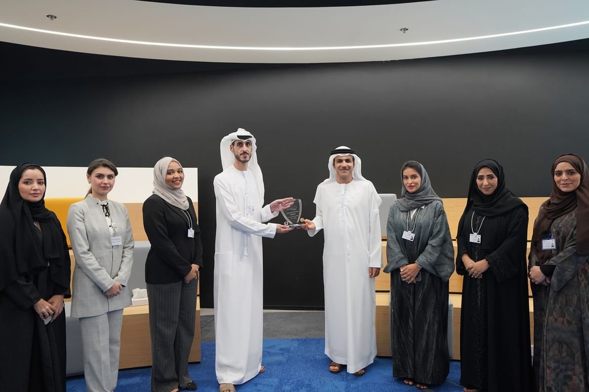 "الإمارات الصحية" تفوز بجائزة أفضل مركز اتصال في الرعاية الصحية بالشرق الأوسط 1 "الإمارات الصحية" تفوز بجائزة أفضل مركز اتصال في الرعاية الصحية بالشرق الأوسط