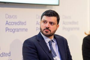 دافوس 2025.. قيادات حكومية من الإمارات وخبراء دوليين يؤكدون أهمية تصفير البيروقراطية