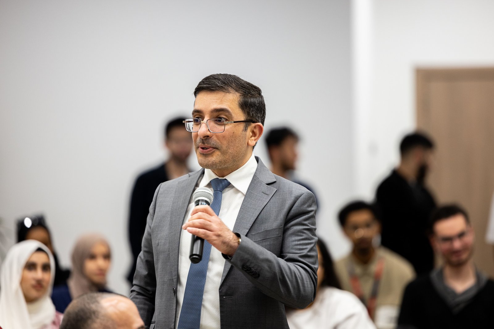 أستاذ في جامعة أبوظبي يحصل على براءة اختراع أمريكية في تكنولوجيا شبكات النقل الآني الكمي 1 جامعة أبوظبي