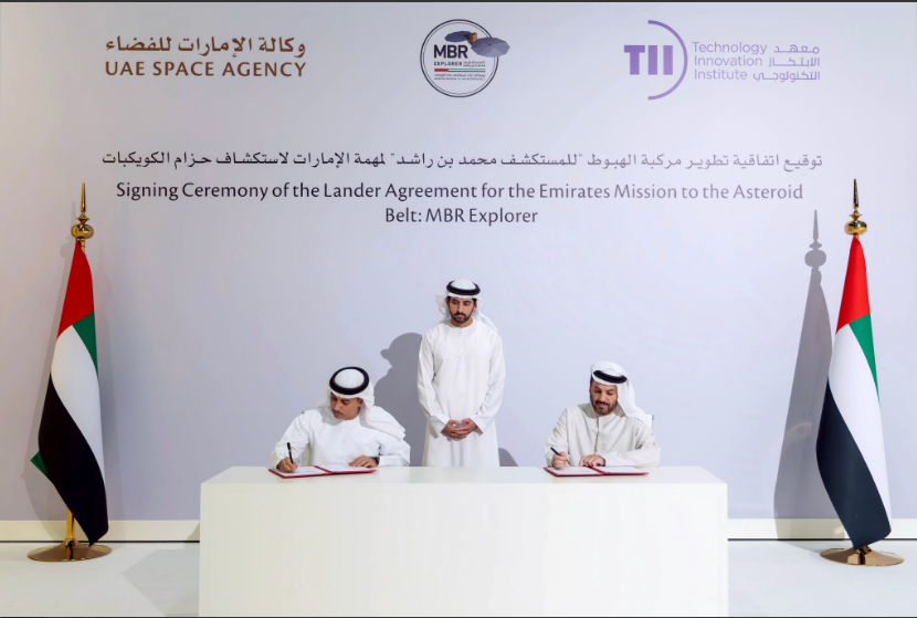 حمدان بن محمد يشهد توقيع اتفاقية تطوير مركبة الهبوط "المستكشف محمد بن راشد" لمهمة الإمارات لاستكشاف حزام الكويكبات 1 حمدان بن محمد يشهد توقيع اتفاقية تطوير مركبة الهبوط "المستكشف محمد بن راشد" لمهمة الإمارات لاستكشاف حزام الكويكبات