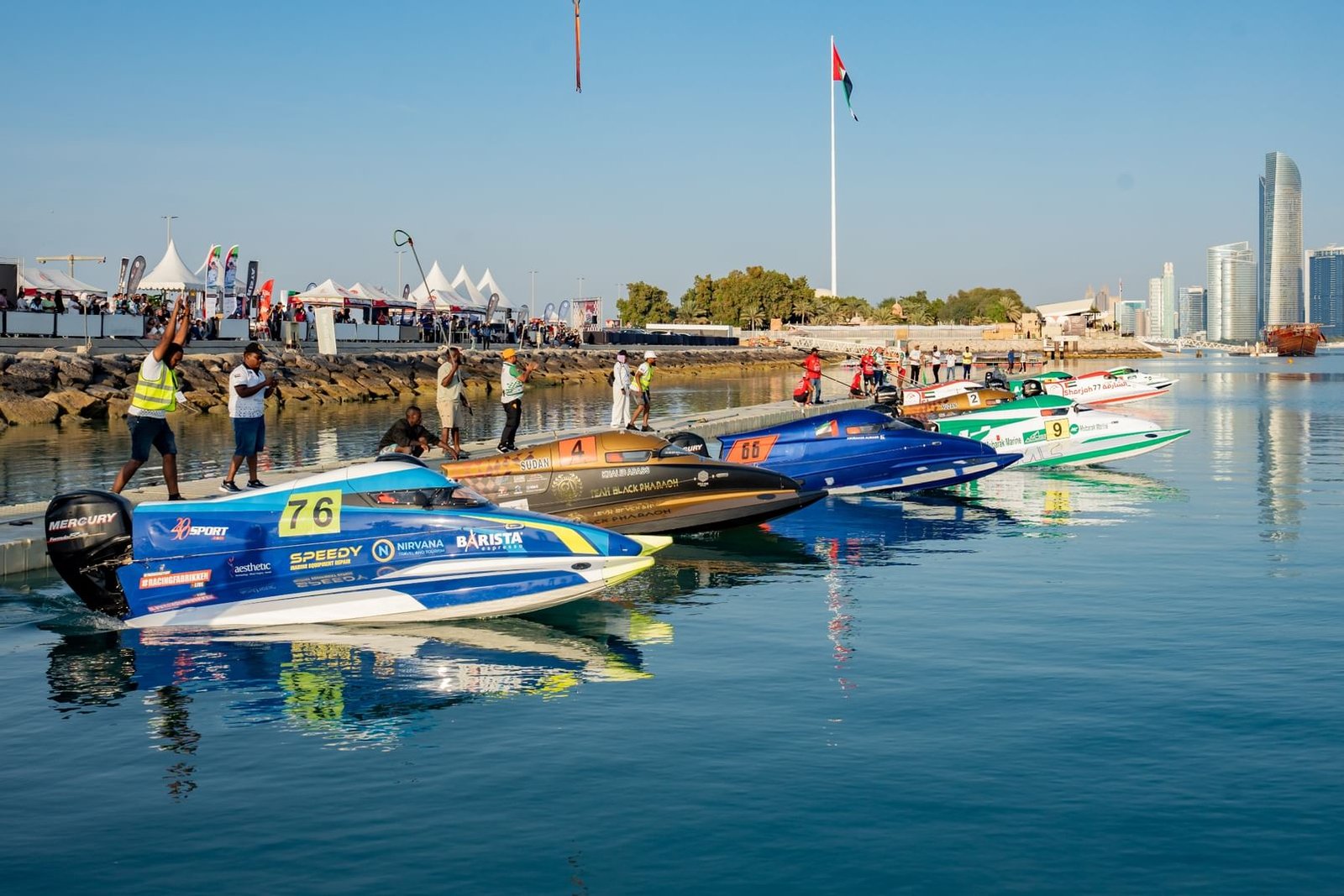 أبوظبي تستضيف الجولة الثالثة لزوارق الفورمولا 4 1 أبوظبي تستضيف الجولة الثالثة لزوارق الفورمولا 4