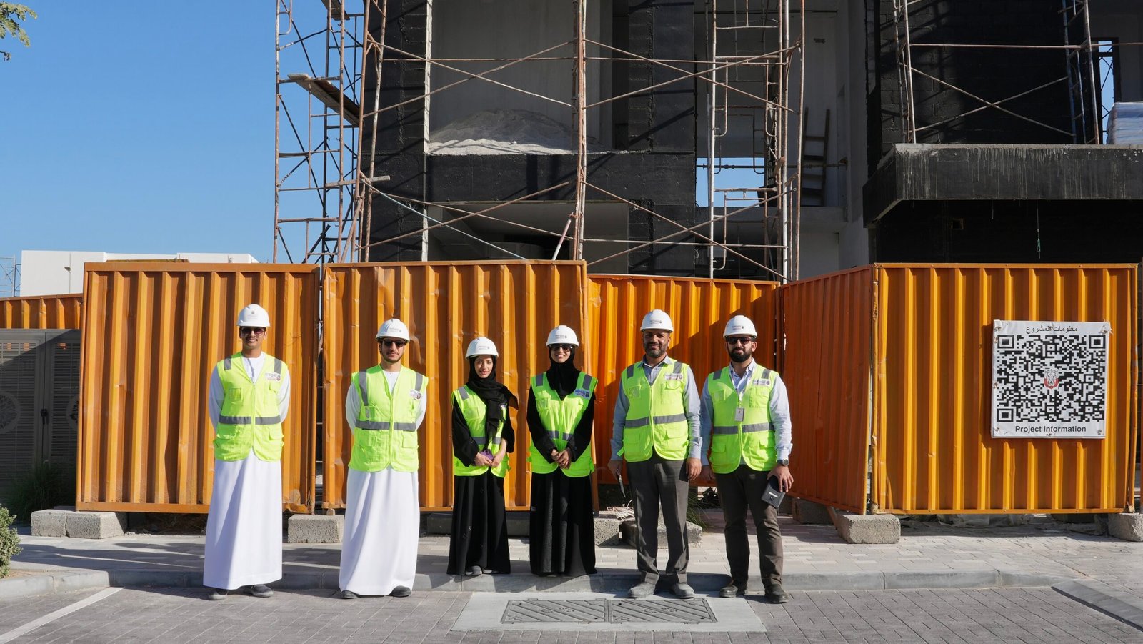 بلدية مدينة أبوظبي تؤكد أهمية توفير متطلبات السلامة للأسوار المؤقتة في المواقع الإنشائية 1 بلدية مدينة أبوظبي تؤكد أهمية توفير متطلبات السلامة للأسوار المؤقتة في المواقع الإنشائية