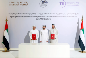 حمدان بن محمد يشهد توقيع اتفاقية تطوير مركبة الهبوط "المستكشف محمد بن راشد" لمهمة الإمارات لاستكشاف حزام الكويكبات 2 حمدان بن محمد يشهد توقيع اتفاقية تطوير مركبة الهبوط "المستكشف محمد بن راشد" لمهمة الإمارات لاستكشاف حزام الكويكبات