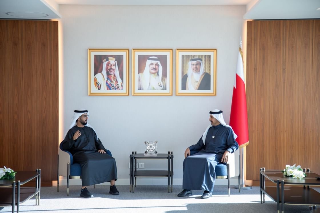 سفير الإمارات يلتقي وزير المواصلات والاتصالات البحريني 1 سفير الإمارات يلتقي وزير المواصلات والاتصالات البحريني