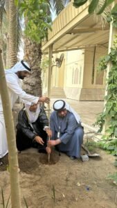 بلدية مدينة أبوظبي تزرع أشجار الغاف بمحيط مساجد الوثبة وبني ياس والختم والشامخة والعدلة
