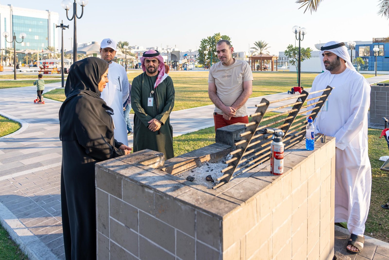 بلدية مدينة أبوظبي تدعو إلى الالتزام بأماكن الشواء في الحدائق العامة والمنتزهات الترفيهية 1 بلدية مدينة أبوظبي تدعو إلى الالتزام بأماكن الشواء في الحدائق العامة والمنتزهات الترفيهية