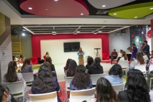 جامعة أبوظبي تطلق النسخة الافتتاحية من "برنامج الدراسة الدولية بالخارج"