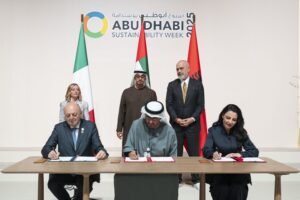 بحضور رئيس الدولة ورئيسي وزراء إيطاليا وألبانيا.. توقيع اتفاقية شراكة إطارية ثلاثية للتعاون في مشاريع الطاقة النظيفة