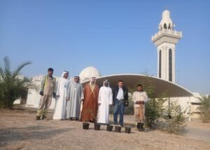بلدية مدينة أبوظبي تزرع أشجار الغاف بمحيط مساجد الوثبة وبني ياس والختم والشامخة والعدلة