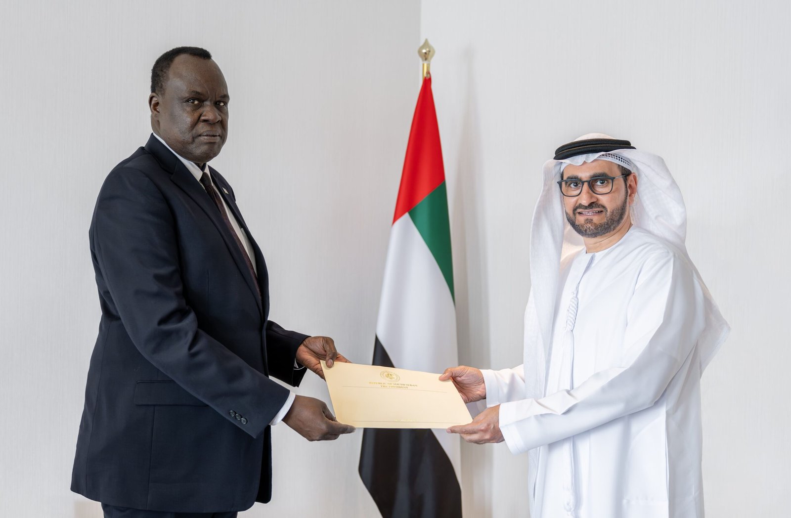 "الخارجية" تتسلم نسخة من أوراق اعتماد سفير جمهورية جنوب السودان 1 "الخارجية" تتسلم نسخة من أوراق اعتماد سفير جمهورية جنوب السودان