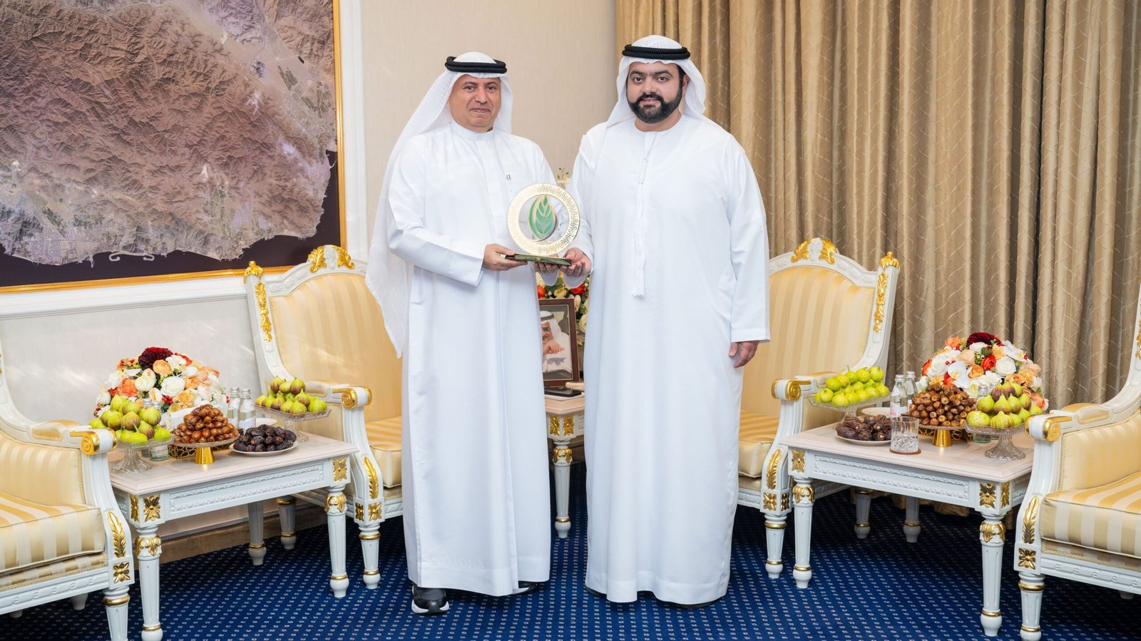 محمد الشرقي يستقبل رئيس مجلس إدارة الهيئة العربية للاستثمار والإنماء الزراعي 1 محمد الشرقي يستقبل رئيس مجلس إدارة الهيئة العربية للاستثمار والإنماء الزراعي