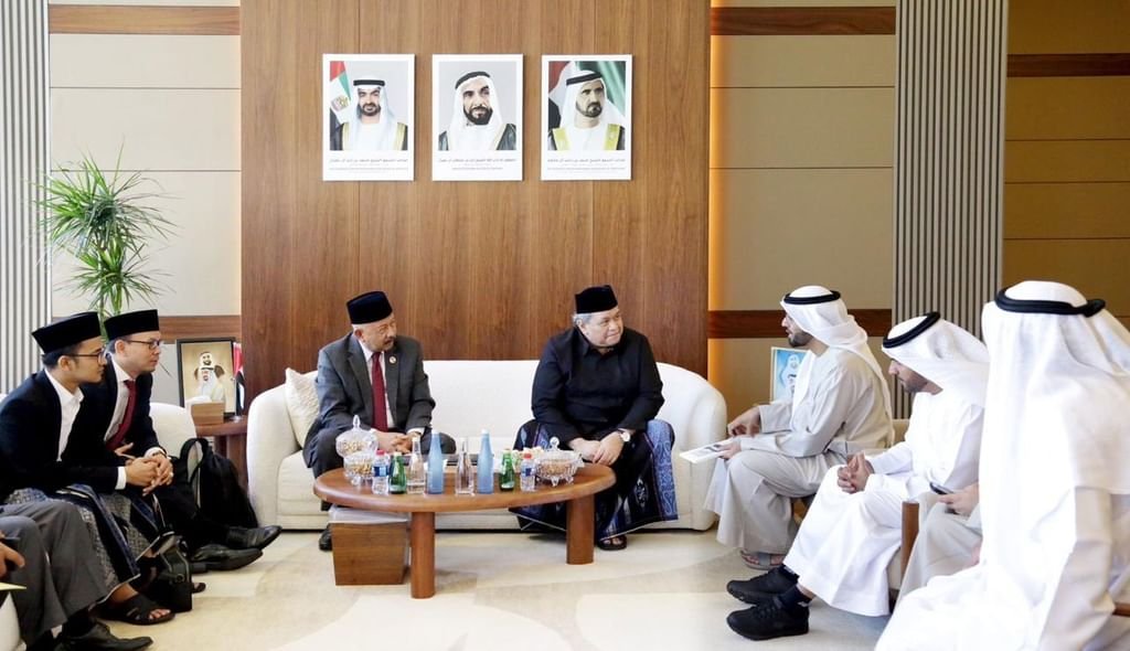 رئيس مجلس العلماء في إندونيسيا يشيد بمبادرات الإمارات في نشر السلام بين الشعوب 1 رئيس مجلس العلماء في إندونيسيا يشيد بمبادرات الإمارات في نشر السلام بين الشعوب