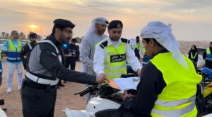 شرطة أبوظبي تنفذ توعية ميدانية لقائدي الدراجات النارية والسكوترات