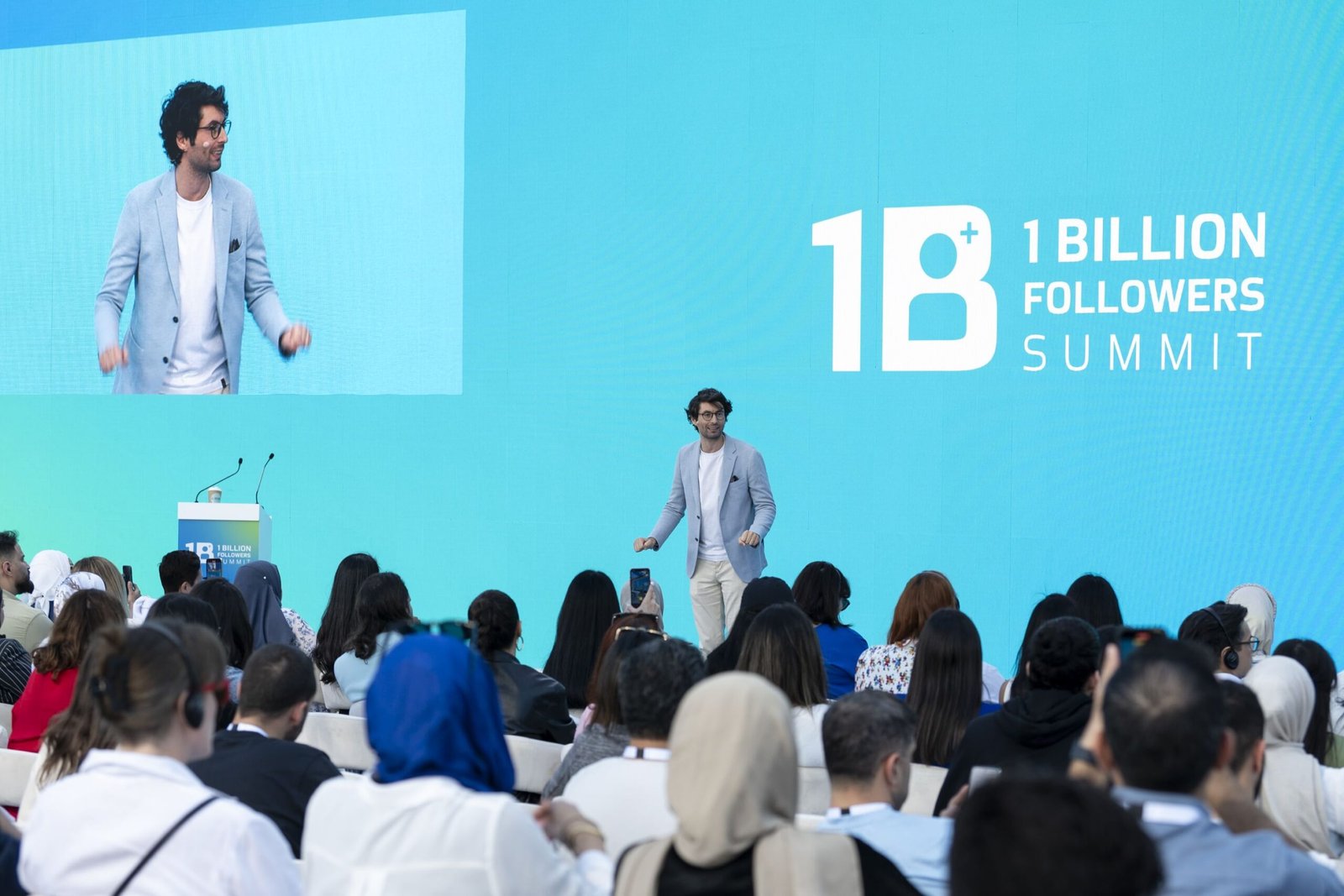 قمة المليار متابع تناقش استراتيجيات استثمار صناعة المحتوى في قيادة التغيير 1 قمة المليار متابع تناقش استراتيجيات استثمار صناعة المحتوى في قيادة التغيير