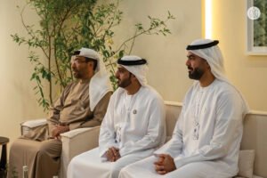 خالد بن محمد بن زايد يلتقي رئيس وزراء نيوزيلندا لتعزيز التعاون الثنائي