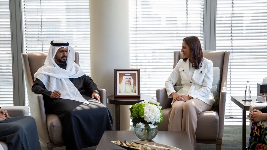 سفير الإمارات يبحث فرص تعزيز التعاون مع وزيرة التنمية المستدامة بمملكة البحرين 1 سفير الإمارات يبحث فرص تعزيز التعاون مع وزيرة التنمية المستدامة بمملكة البحرين