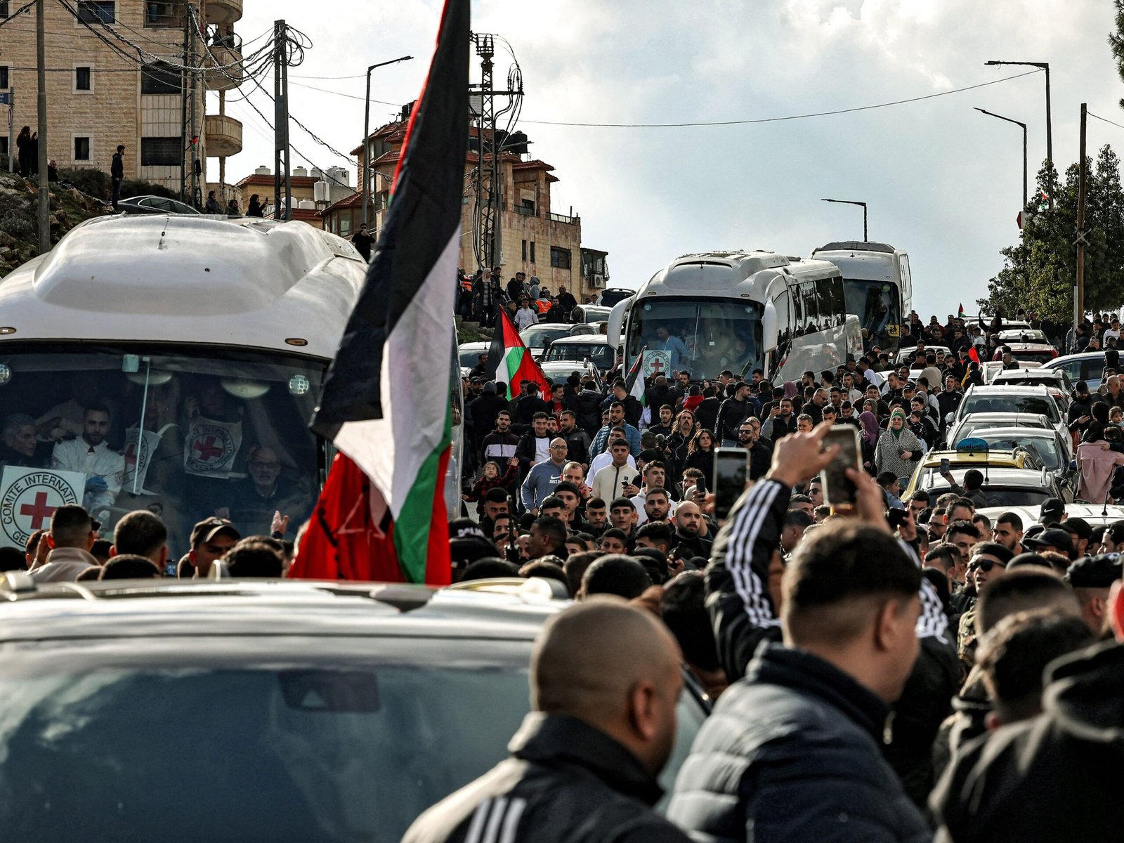 الإفراج عن 200 أسير فلسطيني مقابل 4 مجندات إسرائيليات 1 الإفراج