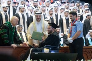 سلطان بن أحمد القاسمي يشهد تخريج دفعة "الخريف 2024" من جامعة الشارقة