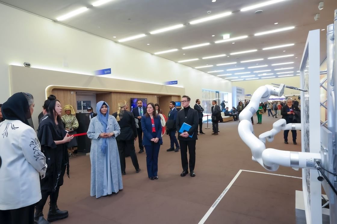 دافوس 2025 ..لطيفة بنت محمد : الفنون والصناعات الإبداعية مهمة في تشكيل الهوية الثقافية للمجتمعات 1 دافوس 2025 ..لطيفة بنت محمد : الفنون والصناعات الإبداعية مهمة في تشكيل الهوية الثقافية للمجتمعات
