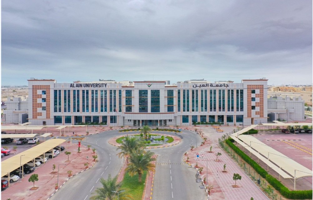 جامعة العین تطلق الموسم السابع من "مسابقة التمیز الثقافي" بمشاركة 25 مدرسة ثانویة 1 جامعة العین تطلق الموسم السابع من "مسابقة التمیز الثقافي" بمشاركة 25 مدرسة ثانویة