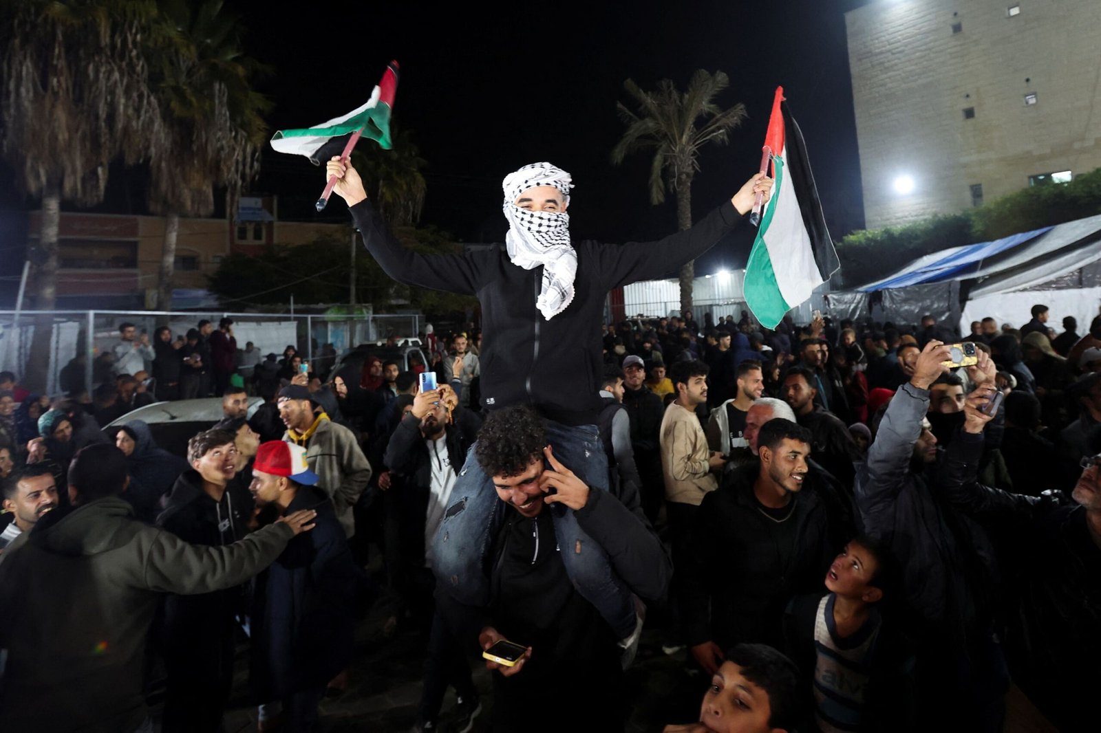 إبرام اتفاق وقف إطلاق النار وتبادل الأسرى بين إسرائيل وحماس 1 إبرام اتفاق وقف إطلاق النار وتبادل الأسرى بين إسرائيل وحماس