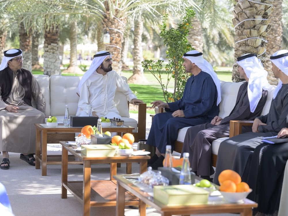 رئيس الدولة ومحمد بن راشد يبحثان في العين عددا من الموضوعات التي تهم شؤون الوطن 1 رئيس الدولة ومحمد بن راشد يبحثان في العين عددا من الموضوعات التي تهم شؤون الوطن