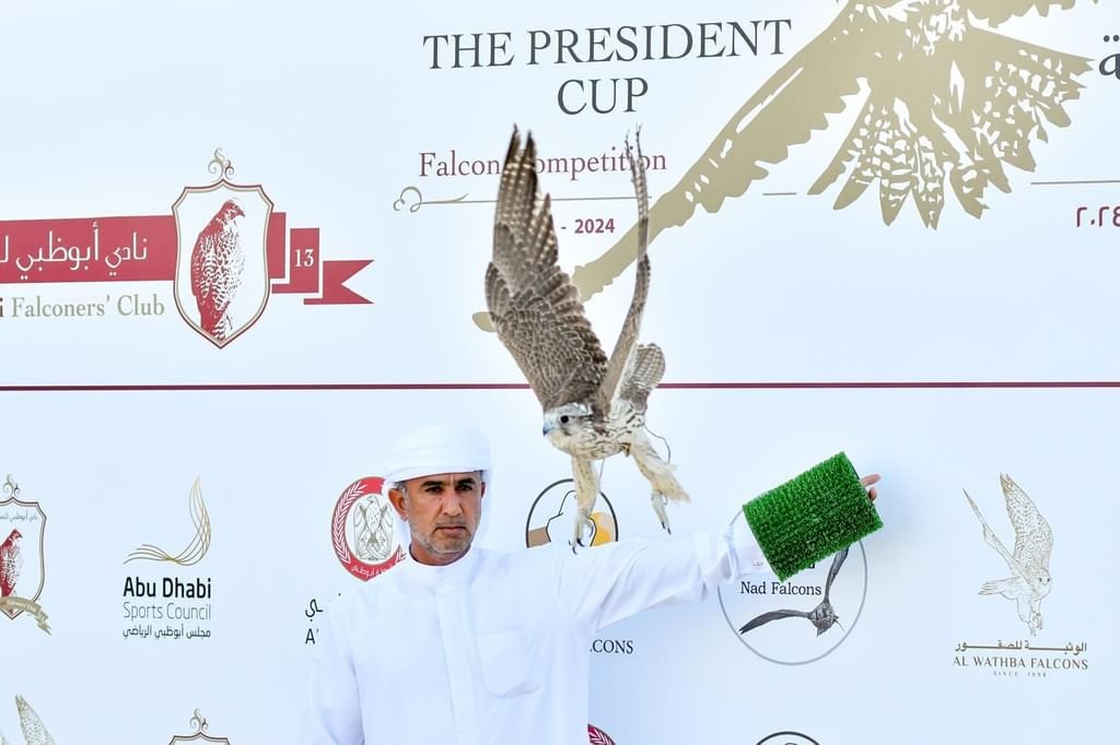 "جي 5" يحرز لقب "القرموشة جير فرخ" في كأس رئيس الدولة للصيد بالصقور 1 "جي 5" يحرز لقب "القرموشة جير فرخ" في كأس رئيس الدولة للصيد بالصقور