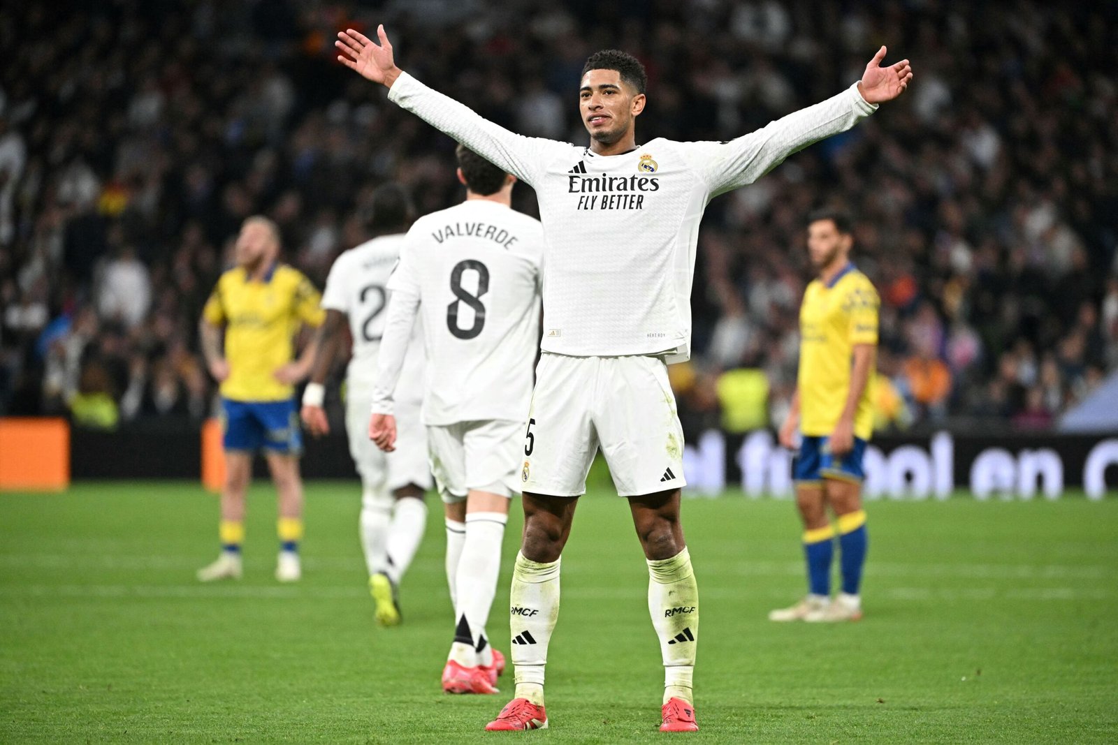 ريال مدريد يستعيد صدارة الدوري الاسباني 1 ريال مدريد يستعيد صدارة الدوري الاسباني