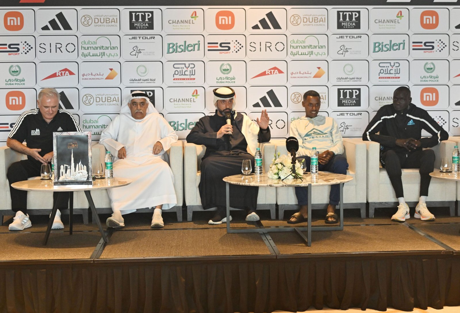 نخبة أبطال العالم يشاركون في ماراثون دبي 2025 1 نخبة أبطال العالم يشاركون في ماراثون دبي 2025