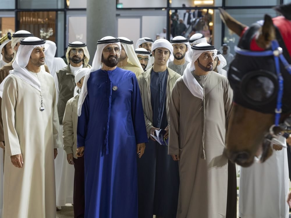 محمد بن راشد يشهد أمسية "فاشن فرايداي" بمضمار ميدان العالمي
