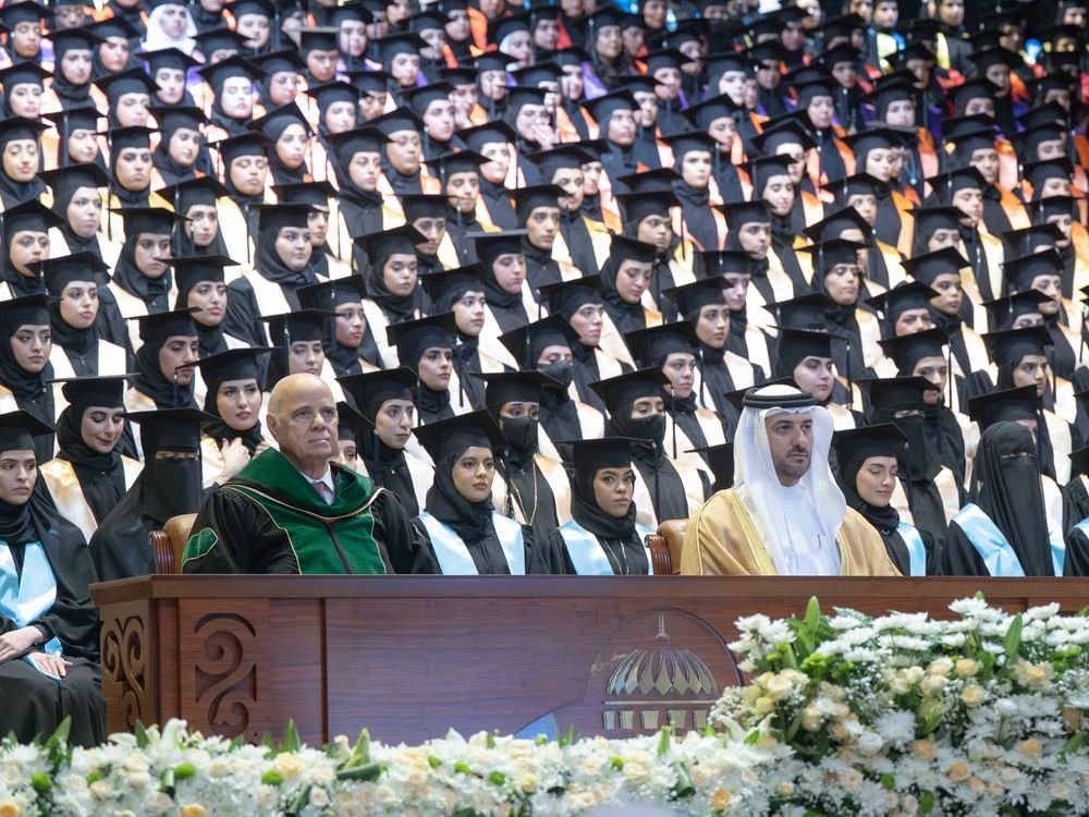 سلطان بن أحمد القاسمي يشهد حفل تخريج طالبات جامعة الشارقة دفعة "خريف 2024" 1 سلطان بن أحمد القاسمي يشهد حفل تخريج طالبات جامعة الشارقة دفعة "خريف 2024"