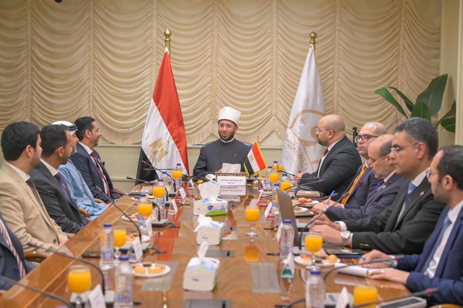 "تريندز" والأوقاف المصرية يؤكدان أهمية مواجهة الفكر المتطرف ونشر قيم التسامح 1 "تريندز" والأوقاف المصرية يؤكدان أهمية مواجهة الفكر المتطرف ونشر قيم التسامح