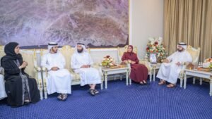 محمد الشرقي يشهد توقيع اتفاقية تعاون بين "مجلس محمد بن حمد الشرقي" و "كلية محمد بن راشد للإدارة الحكومية"