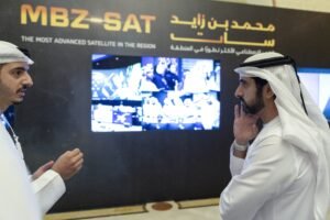 حمدان بن محمد يثمّن جهود فريق مركز محمد بن راشد للفضاء في نجاح إطلاق مهمة "محمد بن زايد سات" 2 حمدان بن محمد يثمّن جهود فريق مركز محمد بن راشد للفضاء في نجاح إطلاق مهمة "محمد بن زايد سات"