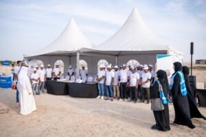 بلدية مدينة أبوظبي تنفذ فعالية (مرافقنا رياضية) لإسعاد العمال، وطلبة المدارس وتشجيعهم على ممارسة الرياضة